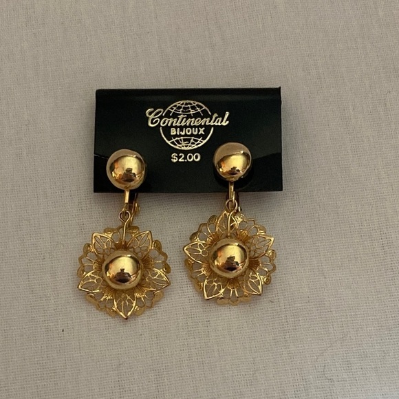 Vintage clip on earrings. 2 pairs excellent condition. Great wardrobe addition - Picture 6 of 8